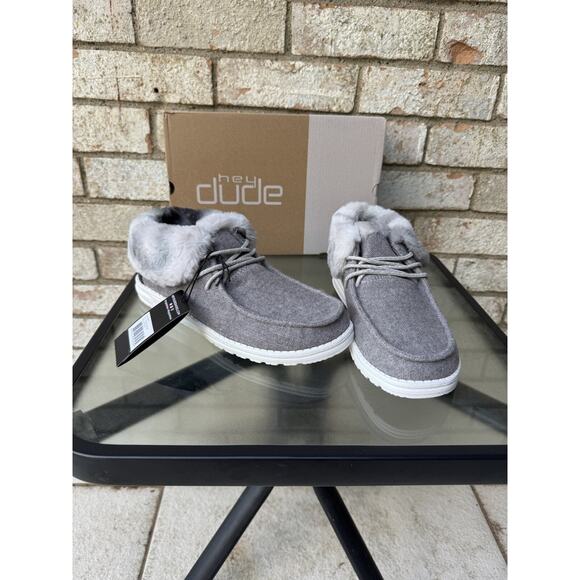 Women’s Hey Dude High Top Slip Ons With Fur Size 9 - Picture 2 of 6